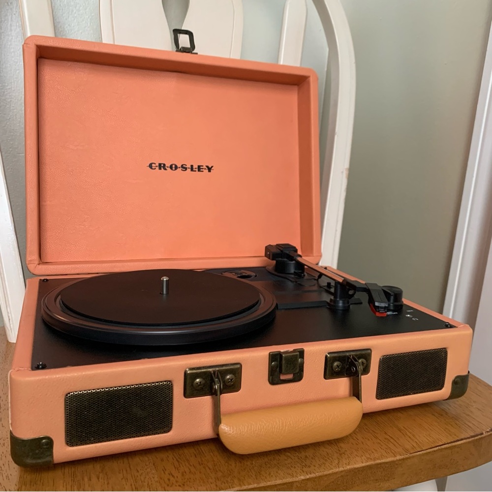 Mauve Crosley Cruiser Portable Record Player